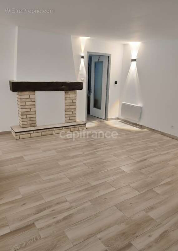 Maison en pierres 3 pièces entre Carhaix et Rostrenen plain pied 92 m2 dont combles aménageables - photo 8