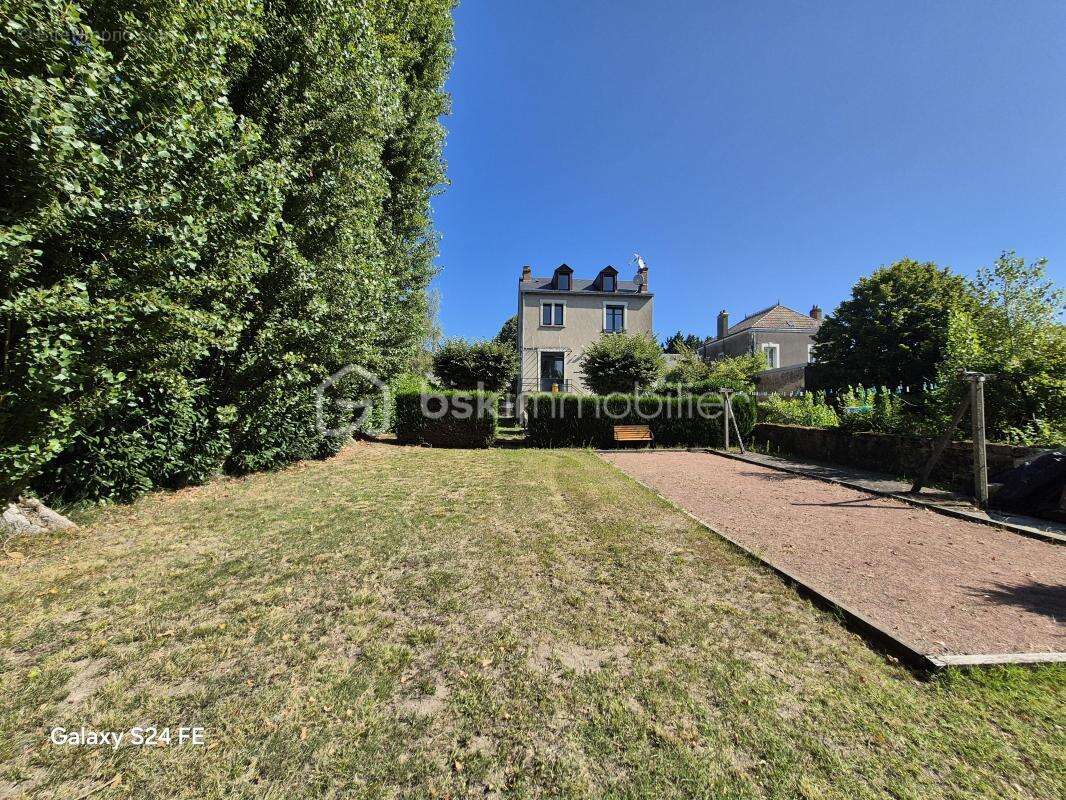 Maison à AZAY-LE-RIDEAU