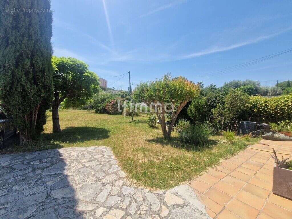 Maison individuelle T6 avec garage et terrain - photo 2
