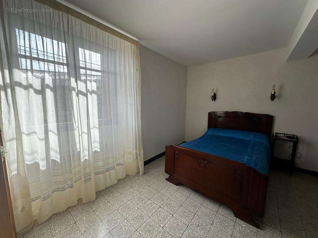 Maison à COUSTAUSSA