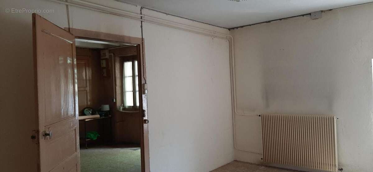 Fermette a rénover avec ses dépendances, sur 2,7 ha de terrain dans cadre bucolique - photo 7