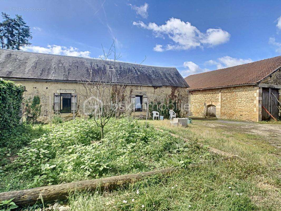 Bel ensemble immobilier - photo 3