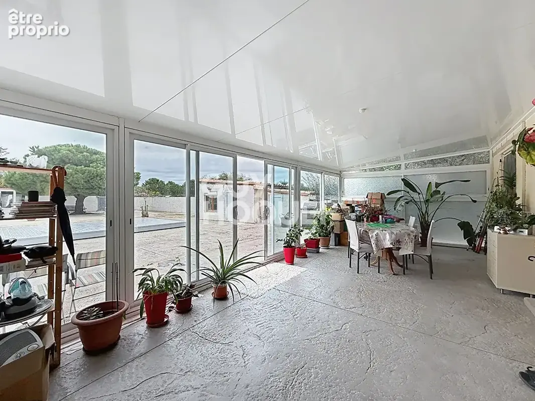 Cabestany - Villa de plain-pied T5 avec piscine sur 1075 M² de terrain - photo 2