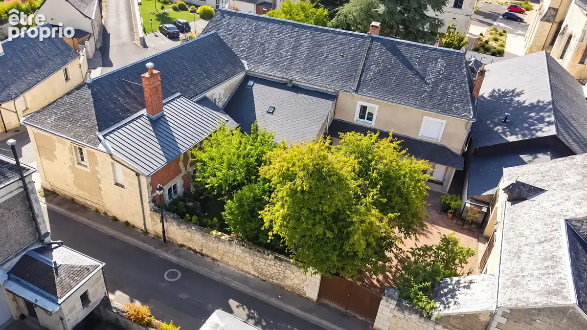 Belle propriété, ancien prieuré, au cœur de Restigné - photo 2