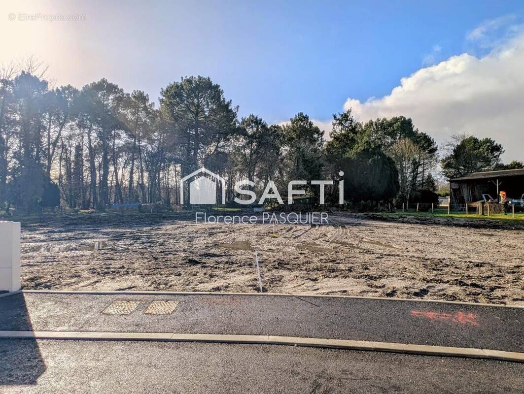 Photo 1 - Terrain à SAINT-AUBIN-DE-MEDOC