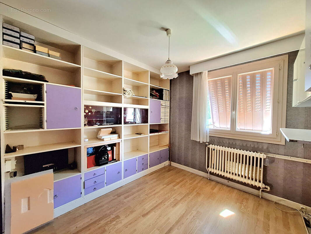 A vendre maison 141 m2 à fort potentiel et idéalement placée à Domérat équipé d'un ascenseur. - photo 11