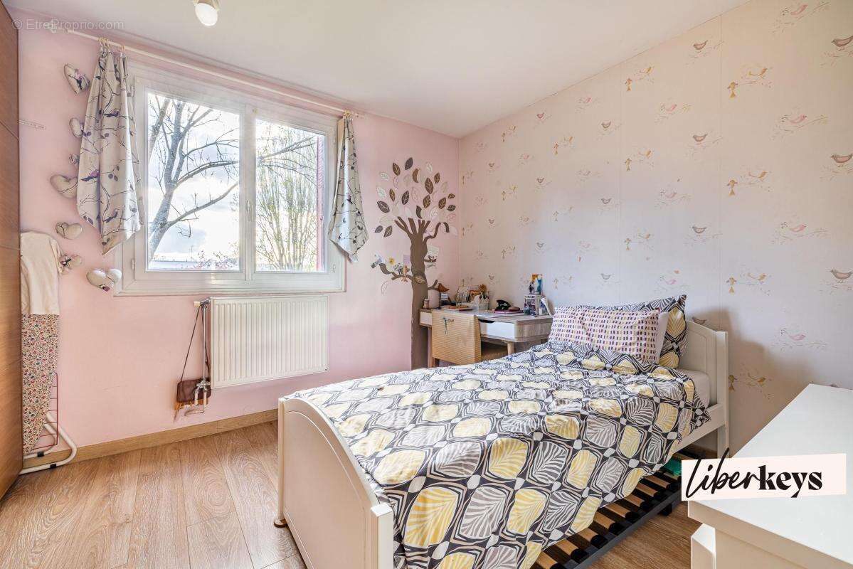 Appartement à SAINTE-GENEVIEVE-DES-BOIS