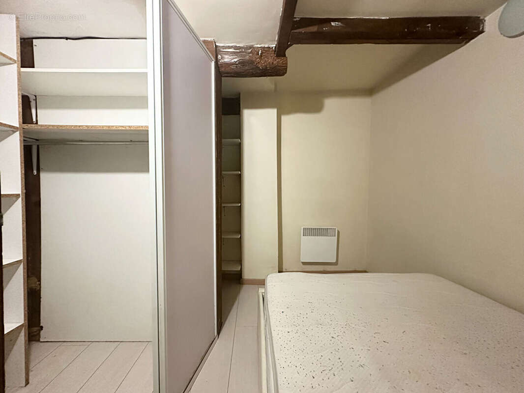 Appartement à MARSEILLE-5E