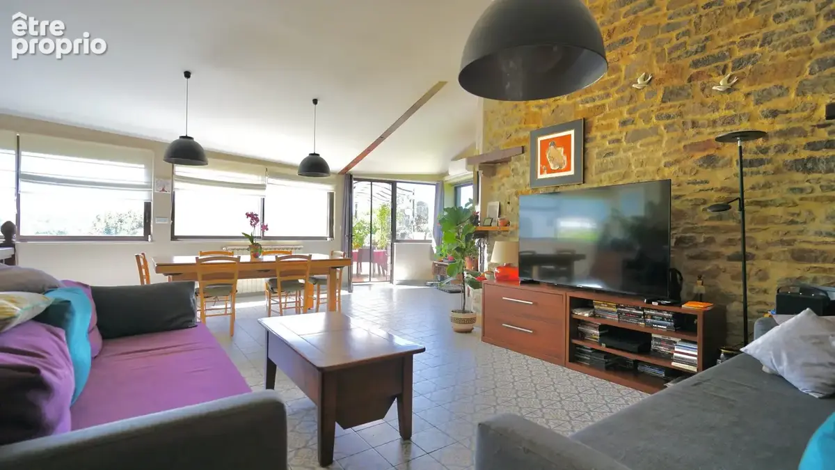 Photo Maison à Saint-Julien-Les-Rosiers au prix de 278 000€