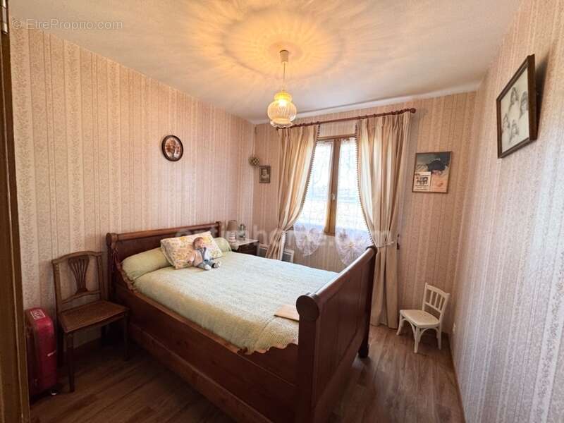 Maison à SAINT-GEORGES-LES-LANDES