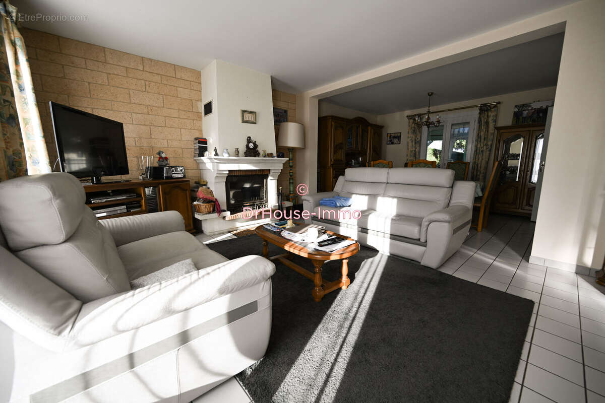 Maison à VILLAINES-SOUS-BOIS