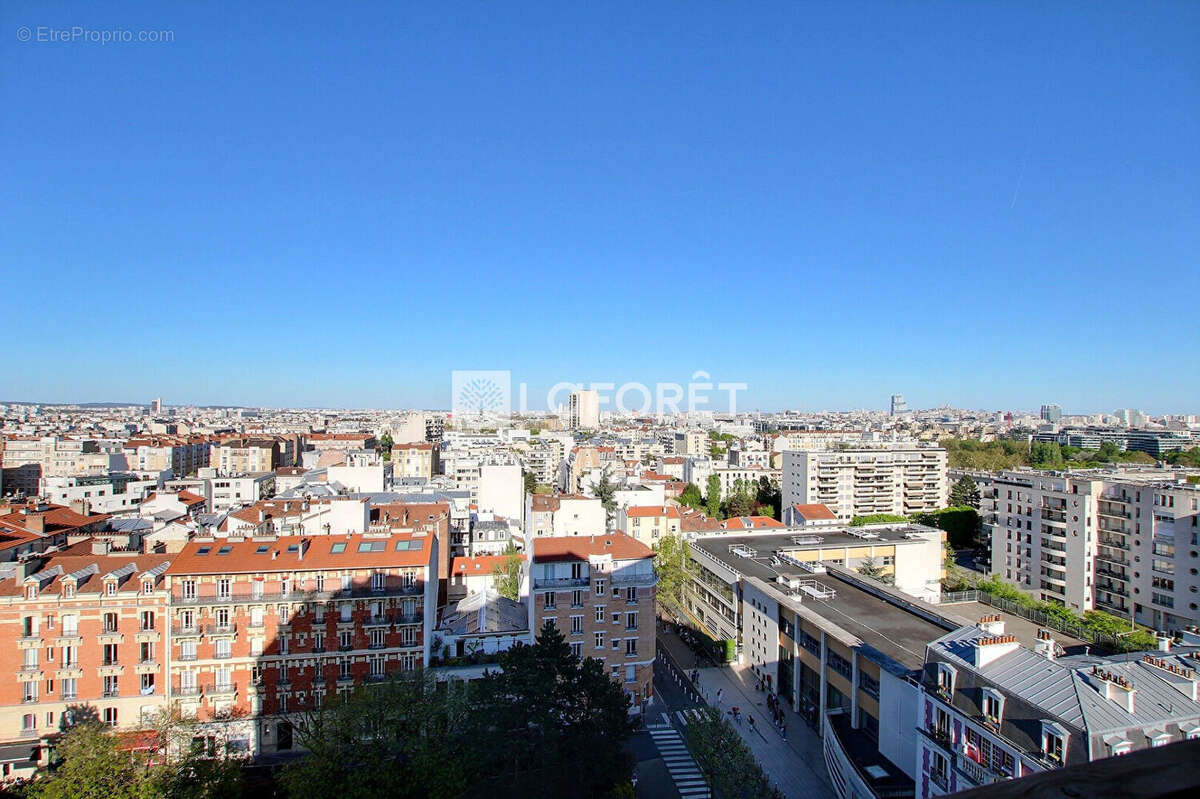 Appartement à COURBEVOIE
