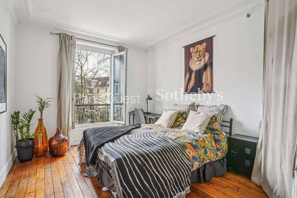 Appartement à NEUILLY-SUR-SEINE