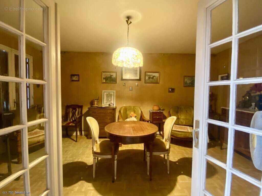 Prix Négociable : Maison Plain Pied à Rénover centre Aunac - photo 12