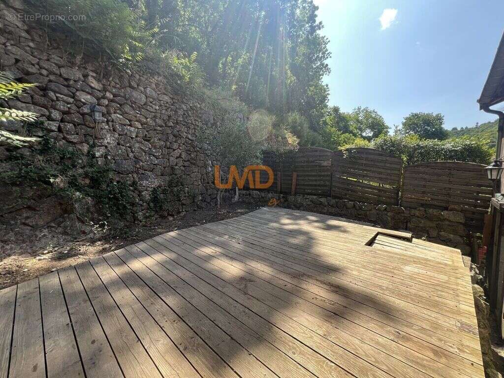 Maison à ANTRAIGUES-SUR-VOLANE