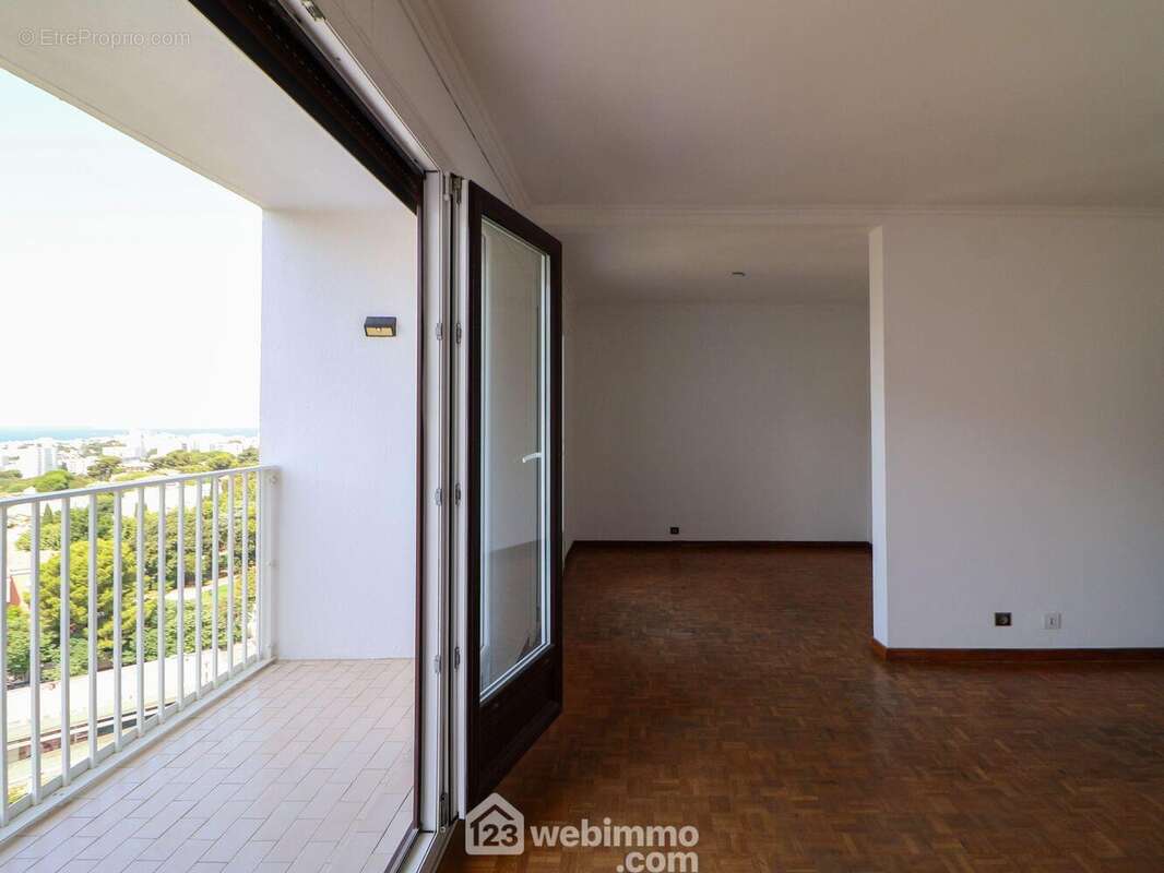 Appartement 66 m² à Marseille-9e  - photo 3