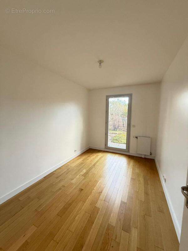 Beau trois pieces - immeuble recent - eaubonne - photo 11