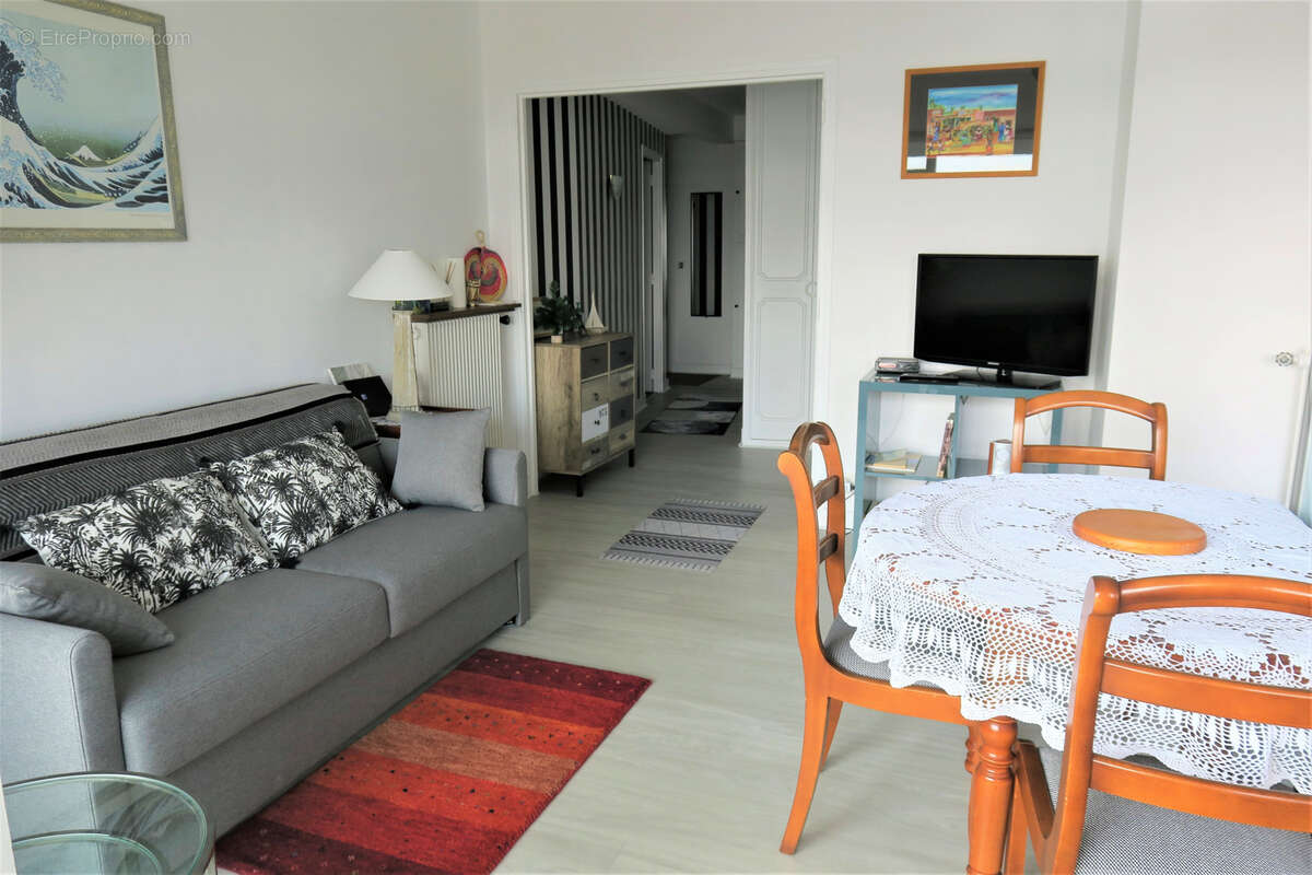 Appartement T1 avec superbe vue mer- - photo 6