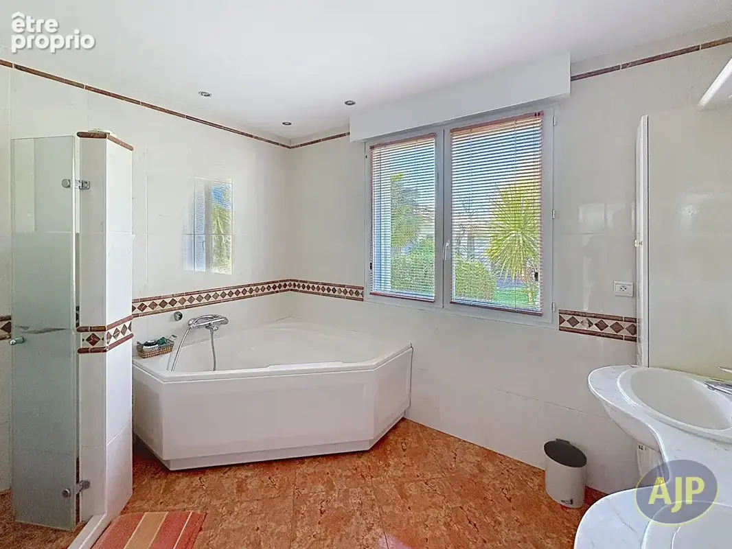 Maison Challans 205 m² avec piscine - photo 6