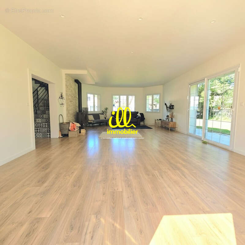 Maison 263 m² à Charleville-Mezieres  - photo 7