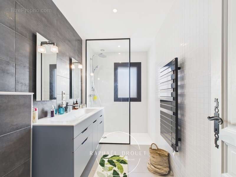 Maison à VILLETTE-DE-VIENNE