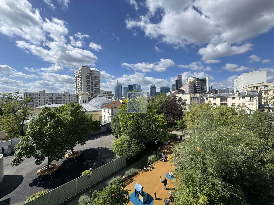 Appartement à COURBEVOIE