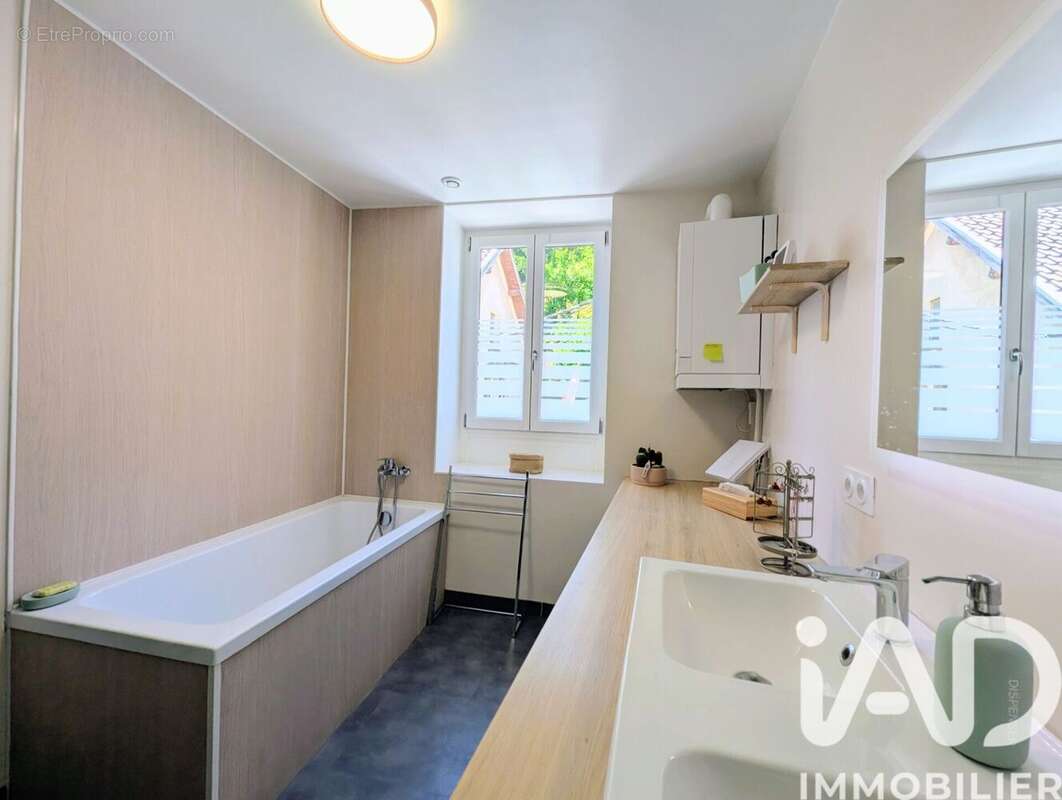 Maison 107 m² à Le Gua  - photo 3
