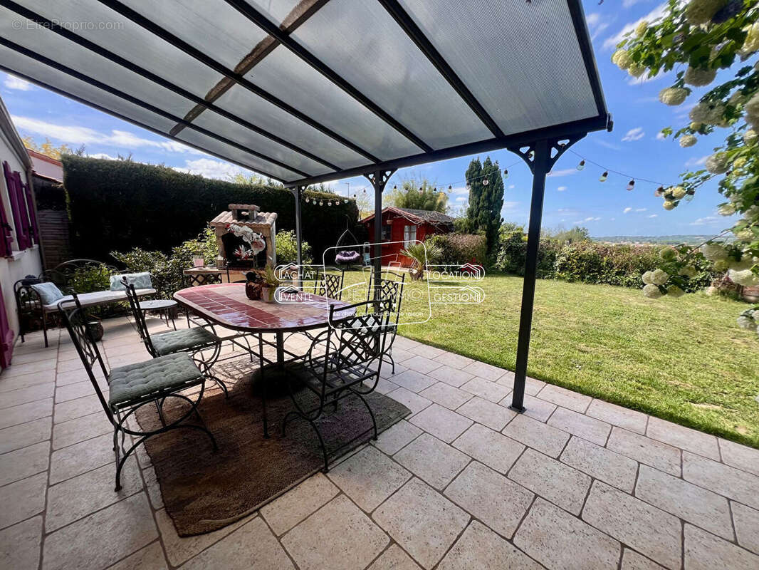 Maison à LA CHAPELLE-BASSE-MER