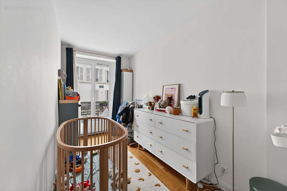 Appartement à PARIS-10E