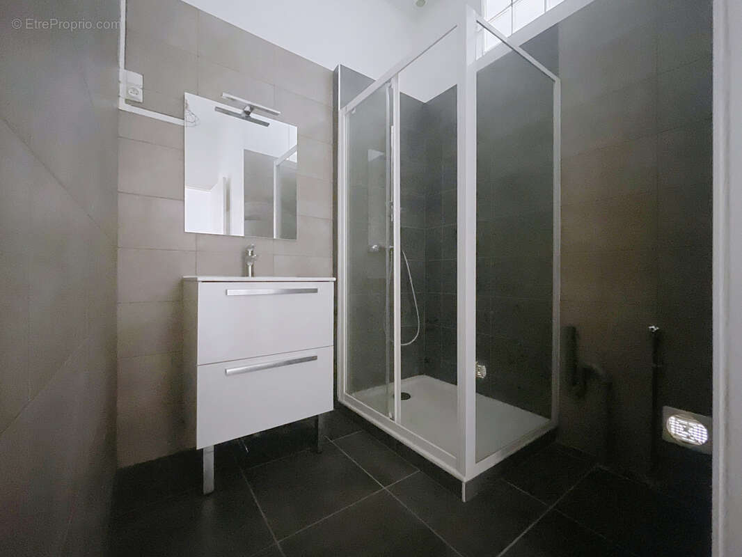 Maison à PIERRE-BENITE