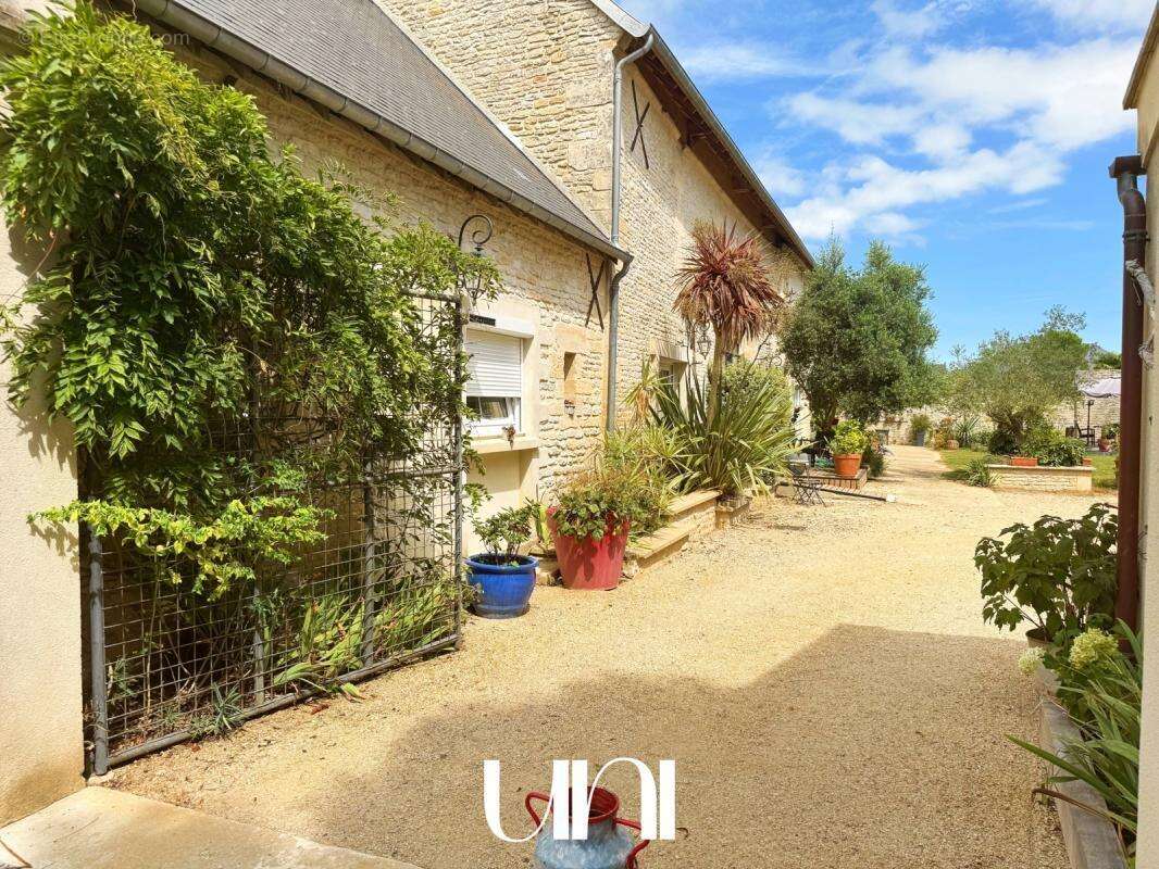 Maison à SAINTE-CROIX-SUR-MER