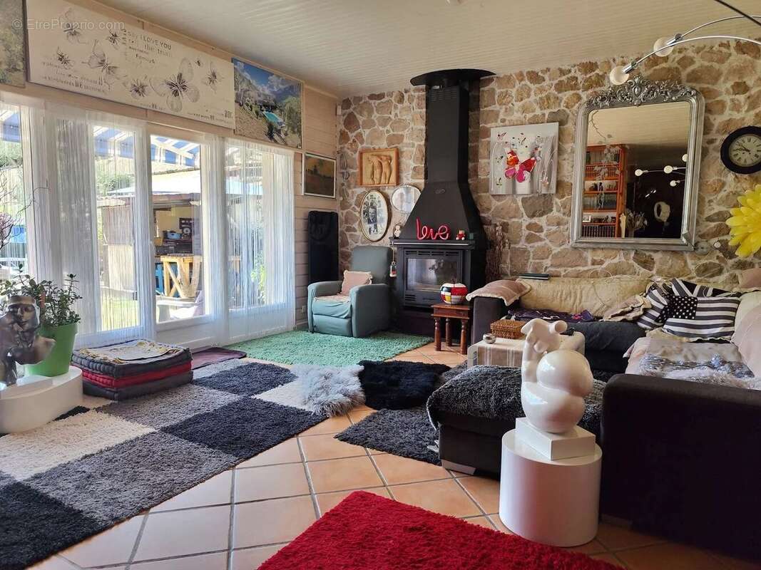 Maison à PUGET-THENIERS