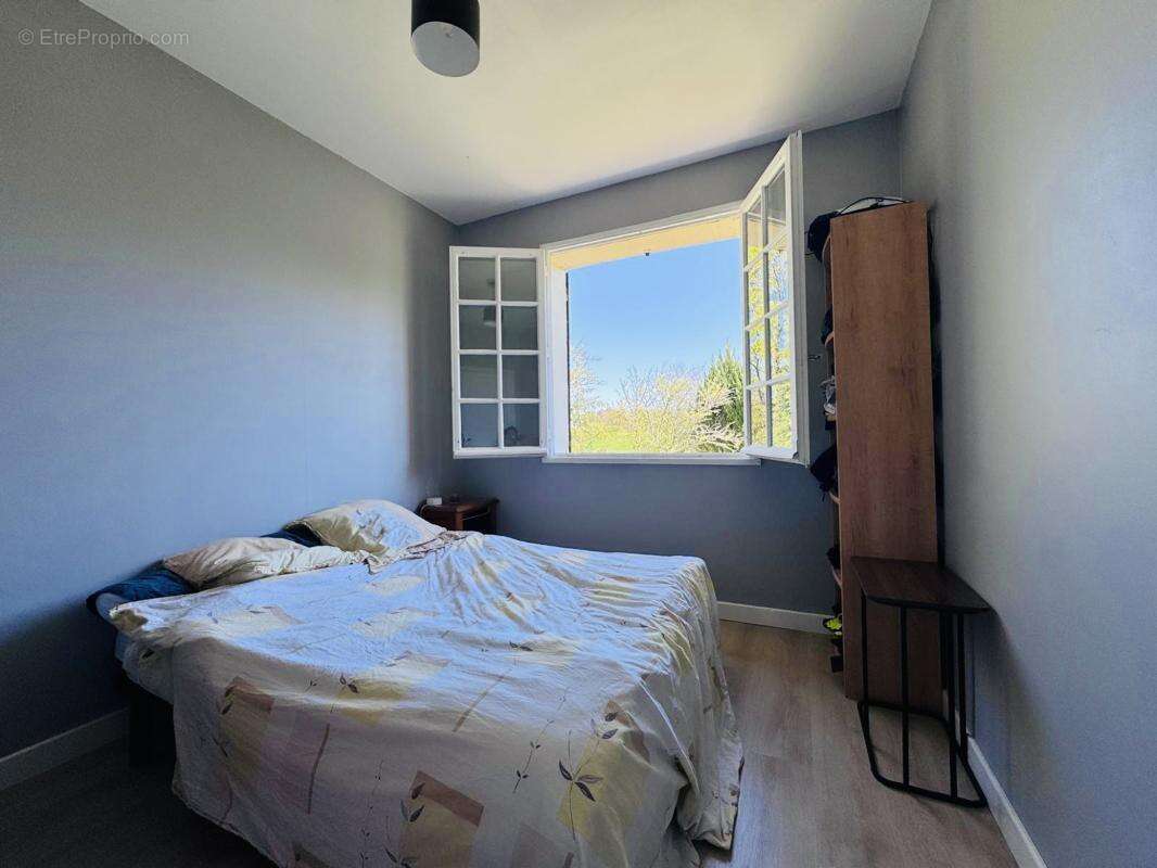 Maison à SAINT-JUST-LE-MARTEL