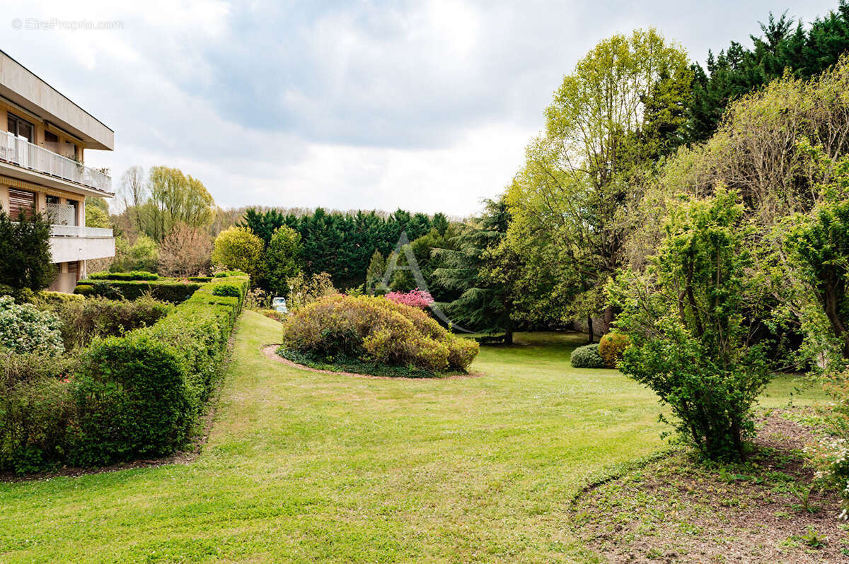 Dernier étage avec Vue Exceptionnelle Le Mesnil-Le-Roi 4 pièce(s) 101 m2 - photo 12