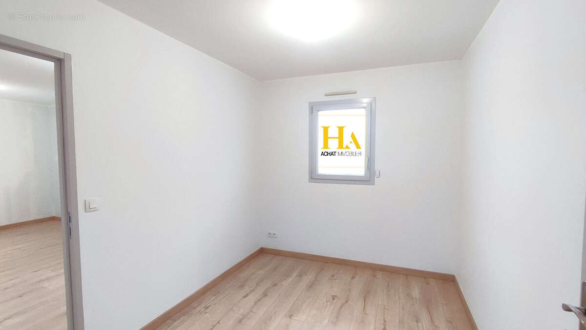 Appartement à SAINT-DONAT-SUR-L'HERBASSE