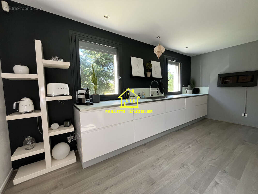 Maison 275 m² à Saint-Romain-De-Colbosc  - photo 8