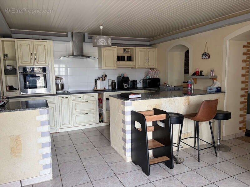 Bessay (85320) au calme charmante maison en pierres renovee 3/4 chambres avec dependances et jardin - photo 16