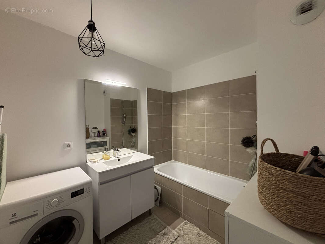 Appartement à SARTROUVILLE