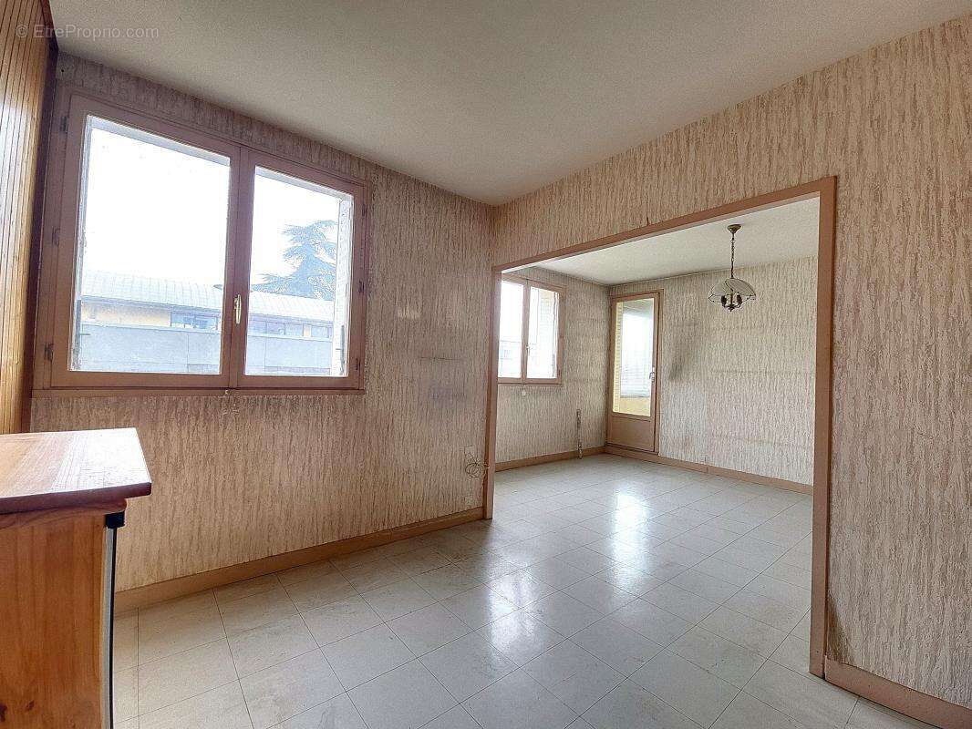 Appartement à CHENOVE