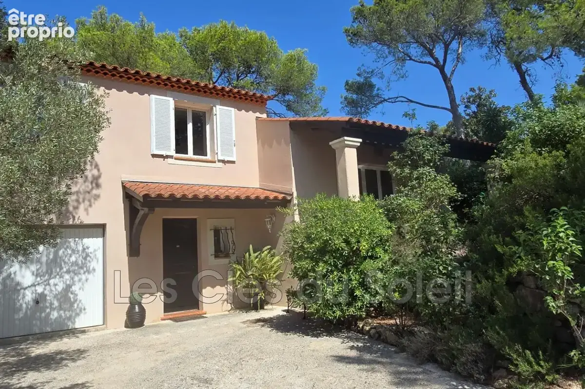 Maison 6 pièces 133 m² à vendre à Hyeres (83400) - photo 2