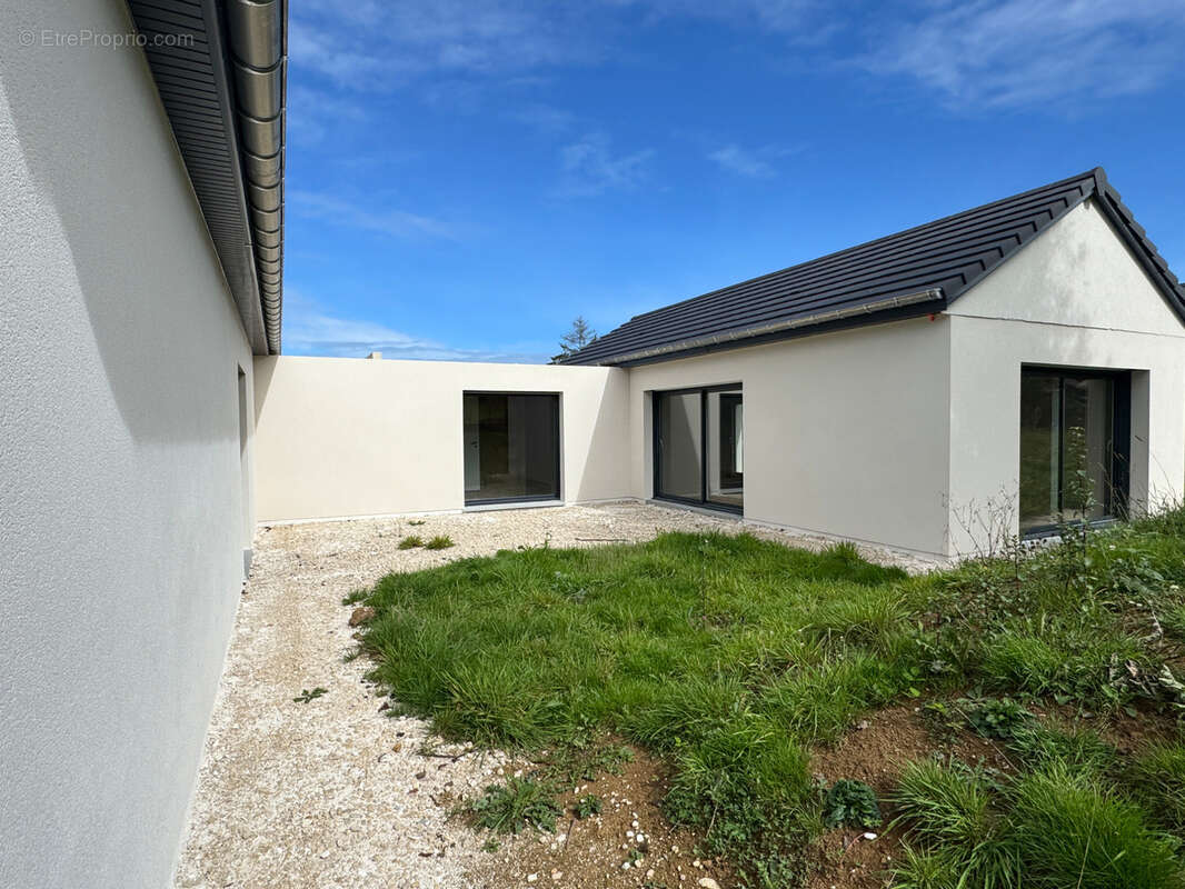 Maison à NANCRAY