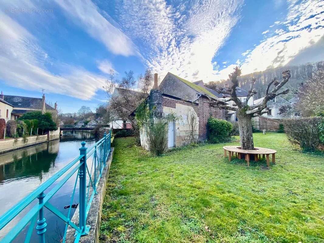 Maison à LA CHARTRE-SUR-LE-LOIR
