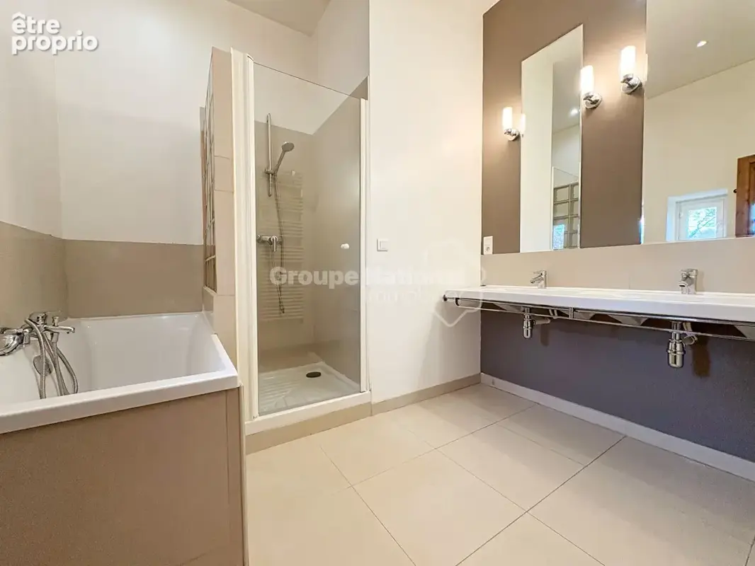 Grans: magnifique mas en pierre de 130 m2- 5 pièces - Terrain 2 600 m² - photo 16