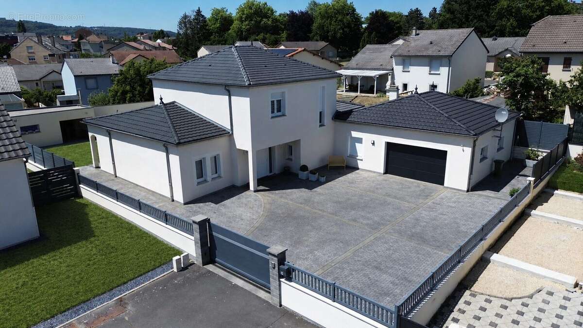 Maison 178 m² à Florange  - photo 4