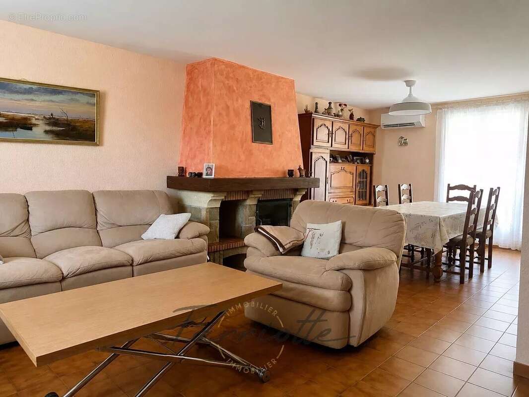 VILLA - 10870 - photo 2