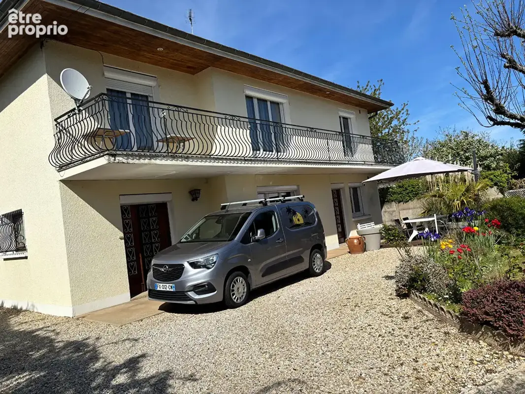 Maison 6 pièces 171 m² à vendre à Bourg-En-Bresse (01000) - photo 2
