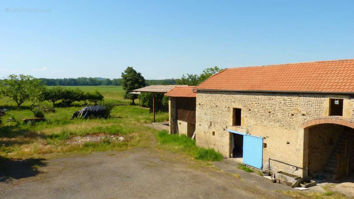 Ferme avec dépendances sur 4492m2 - photo 14