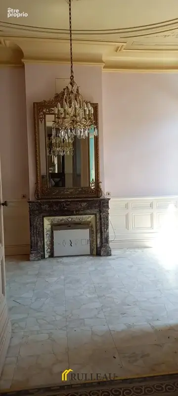 Ensemble immobilier 320 m2 avec dépendances en centre-ville de Saint-Savin - photo 8
