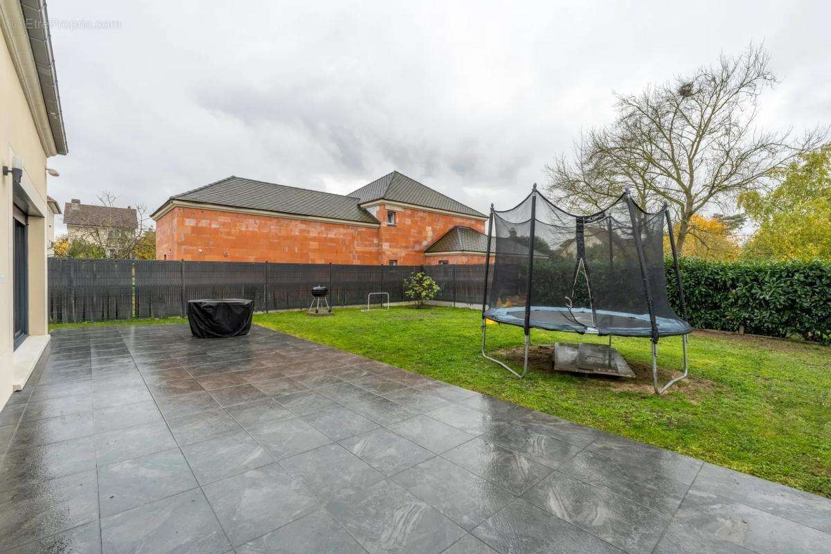 Maison à LES MUREAUX