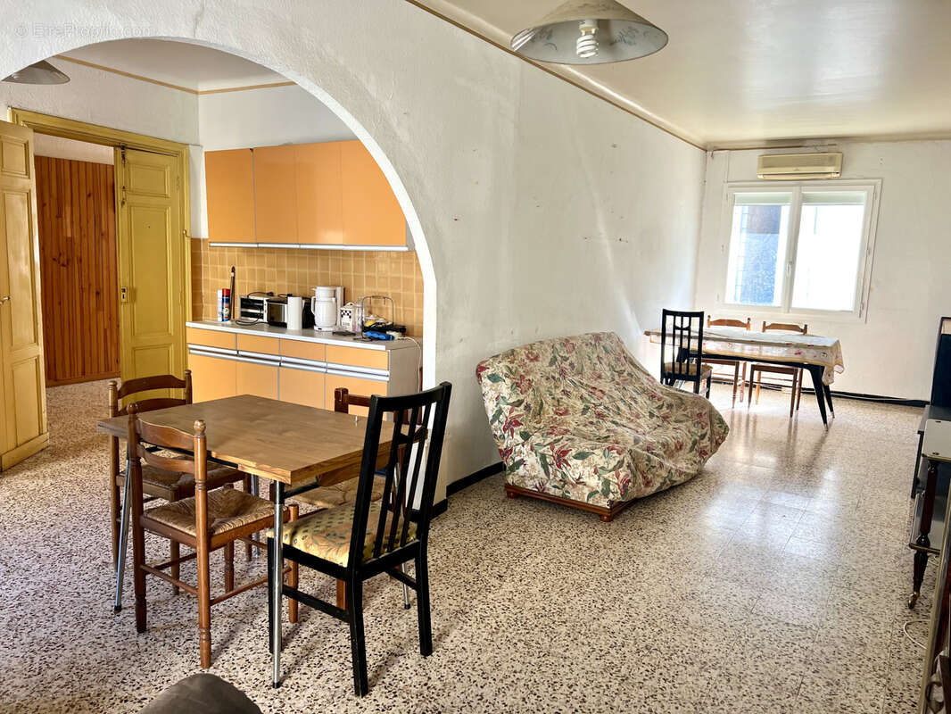 Maison à THEZAN-DES-CORBIERES